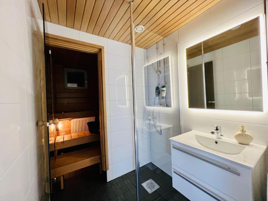 Spacious City Center Apt - Sauna - Self Check In Рованіемі Екстер'єр фото